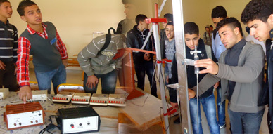 تلاميذ وتلميذات ثانوية المطار بالناظور يبصمون على أسبوع بيئي متميز تلاميذ وتلميذات ثانوية المطار بالناظور يبصمون على أسبوع بيئي متميز