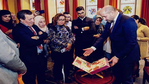 عمدة أرنهيم إبن الريف أحمد مركوش يستقبل وفدا مغربيا-هولنديا عمدة أرنهيم إبن الريف أحمد مركوش يستقبل وفدا مغربيا-هولنديا