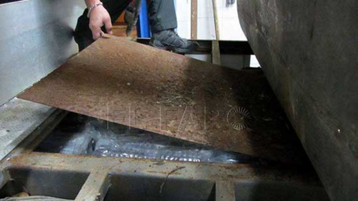 بالصور.. توقيف اسبانين حاولا تهريب 180 كلغ من "الحشيش" على متن شاحنة مهنية بالصور.. توقيف اسبانين حاولا تهريب 180 كلغ من "الحشيش" على متن شاحنة مهنية