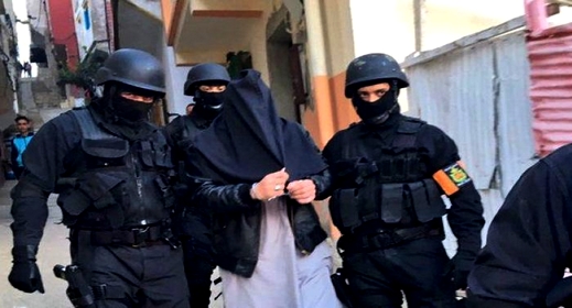 المكتب المركزي للأبحاث القضائية يطيح بعنصرين مواليين لـ"داعش" بالعاصمة الرباط المكتب المركزي للأبحاث القضائية يطيح بعنصرين مواليين لـ"داعش" بالعاصمة الرباط