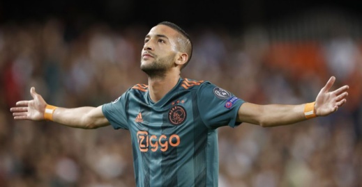 فريق انجليزي يقدم عرضا مغريا لضم حكيم زياش إلى صفوفه فريق انجليزي يقدم عرضا مغريا لضم حكيم زياش إلى صفوفه