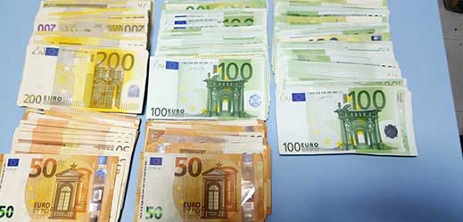 بالصور.. حجز ازيد من 50 مليون سنتيم بمعبر بني انصار بالصور.. حجز ازيد من 50 مليون سنتيم بمعبر بني انصار