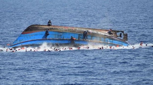 فرق الإنقاذ تواصل البحث عن ضحايا غرق سفينة صيد منذ يومين فرق الإنقاذ تواصل البحث عن ضحايا غرق سفينة صيد منذ يومين