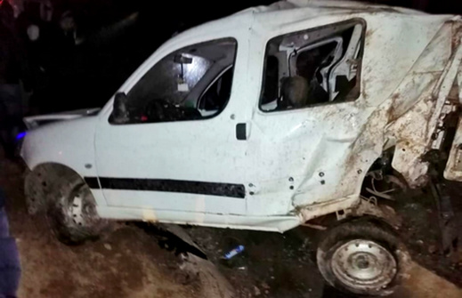 انقلاب حافلة لنقل المسافرين انطلقت من الحسيمة في اتجاه الرباط بعد اصطدامها بسيارة خفيفة انقلاب حافلة لنقل المسافرين انطلقت من الحسيمة في اتجاه الرباط بعد اصطدامها بسيارة خفيفة