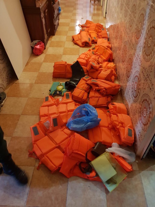 توقيف مهاجرين سرين من دول جنواب الصحراء واعتقال ثلاثة عناصر من شبكة التهجير بالناظور توقيف مهاجرين سرين من دول جنواب الصحراء واعتقال ثلاثة عناصر من شبكة التهجير بالناظور