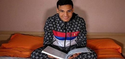 شاب مغربي يفوز بجائزة "شخصية الشباب 2019" لشمال إسبانبا شاب مغربي يفوز بجائزة "شخصية الشباب 2019" لشمال إسبانبا