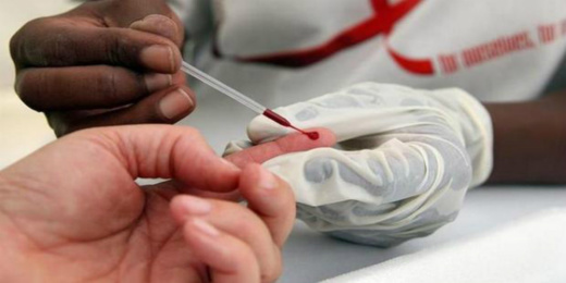 أزيد من 20 في المائة من الحاملين لفيروس "السيدا" لا يعلمون بحالتهم الصحية أزيد من 20 في المائة من الحاملين لفيروس "السيدا" لا يعلمون بحالتهم الصحية