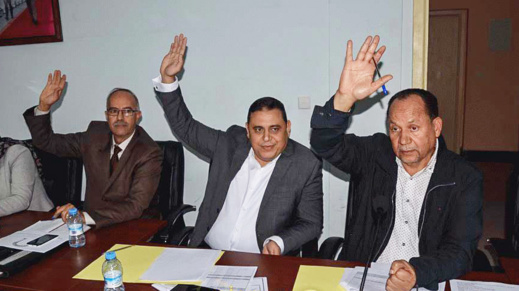 انشقاق في صفوف أعضاء جماعة الناظور قبيل الإعلان عن حل مكتب المجلس و فتح أبواب الترشح لخلافة حوليش انشقاق في صفوف أعضاء جماعة الناظور قبيل الإعلان عن حل مكتب المجلس و فتح أبواب الترشح لخلافة حوليش