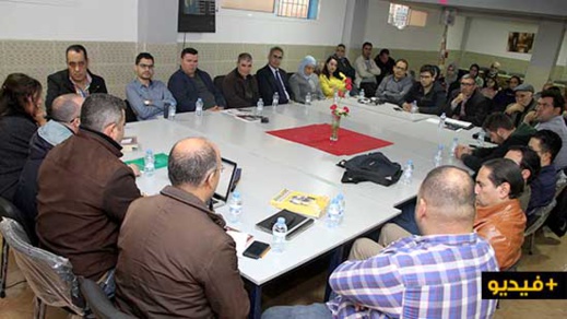 منتدى الناظور الثقافي يحتفي بالكاتب الخضر الورياشي ومجموعته القصصية قاتل أبيه منتدى الناظور الثقافي يحتفي بالكاتب الخضر الورياشي ومجموعته القصصية قاتل أبيه