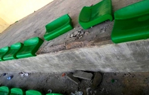 آلة التخريب البشرية تطال كراسي الملعب البلدي للدريوش ورياضيون يطالبون بفتح تحقيق لتحديد هوية الفاعلين آلة التخريب البشرية تطال كراسي الملعب البلدي للدريوش ورياضيون يطالبون بفتح تحقيق لتحديد هوية الفاعلين