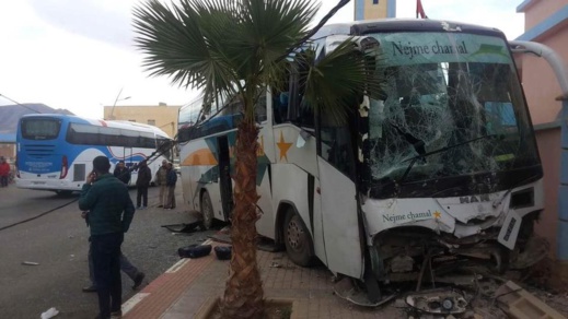 الألطاف الإلهية تحول دون سقوط ضحايا في حادثة حافلة لنقل المسافرين بتزطوطين 