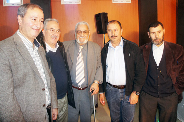 جمعية أمصاواض بأزغنغان تكرم الأستاذ وابن مدينة الدريوش سعيد الجراري جمعية أمصاواض بأزغنغان تكرم الأستاذ وابن مدينة الدريوش سعيد الجراري