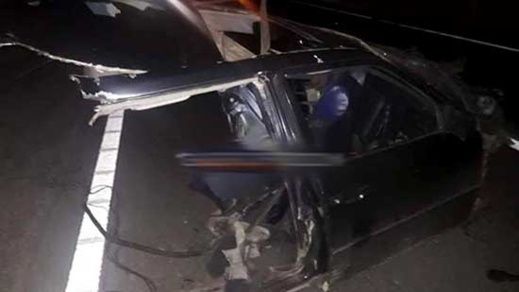 بالصور.. مصرع شخص في حادث إصطدام 3 سيارات عند مدخل الطريق السيار بصاكة