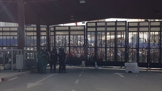 السلطات الاسبانية تسارع الزمن لتحديد هوية الممنوعين من دخول مليلية قبل حلول السنة الجديدة السلطات الاسبانية تسارع الزمن لتحديد هوية الممنوعين من دخول مليلية قبل حلول السنة الجديدة