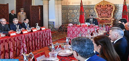 الملك يصادق على مشروعي قانونين وعلى اتفاقيتين دوليتين خلال ترأسه للمجلس الوزاري اليوم الأربعاء الملك يصادق على مشروعي قانونين وعلى اتفاقيتين دوليتين خلال ترأسه للمجلس الوزاري اليوم الأربعاء