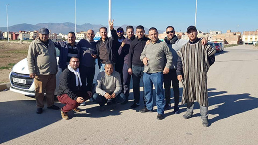 أرباب تعليم السياقة بالدريوش ينظمون مسيرة احتجاجية للمطالبة بحلول لمشاكل مركز تسجيل السيارات أرباب تعليم السياقة بالدريوش ينظمون مسيرة احتجاجية للمطالبة بحلول لمشاكل مركز تسجيل السيارات