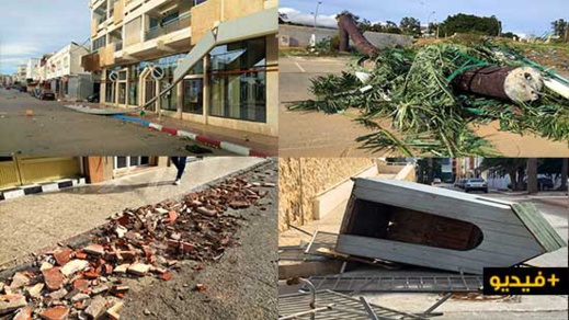 شاهدوا.. رياح قوية تجتاح الناظور وترغم الساكنة على المكوث في المنازل شاهدوا.. رياح قوية تجتاح الناظور وترغم الساكنة على المكوث في المنازل