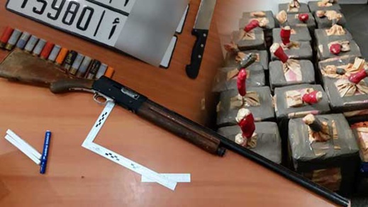 توقيف شبكة للمخدرات حاولت تهريب كمية مهمة من الحشيش باستعمال السلاح الناري توقيف شبكة للمخدرات حاولت تهريب كمية مهمة من الحشيش باستعمال السلاح الناري