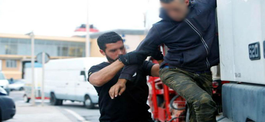 توقيف ثلاثة "حراكة" مغاربة بمليلية متلبسين بالسرقة داخل منزل يملكه إسباني توقيف ثلاثة "حراكة" مغاربة بمليلية متلبسين بالسرقة داخل منزل يملكه إسباني