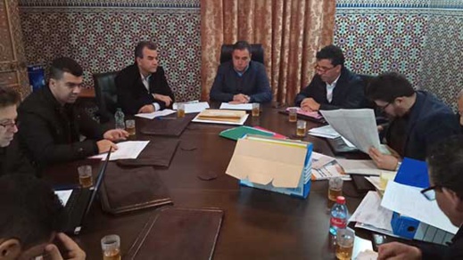 الرحموني يشرف على فتح الأظرفة المتعلقة بطلب عروض تحويل الخطوط الكهربائية المعيقة لمشروع بناء الطريقة المدارية الرحموني يشرف على فتح الأظرفة المتعلقة بطلب عروض تحويل الخطوط الكهربائية المعيقة لمشروع بناء الطريقة المدارية