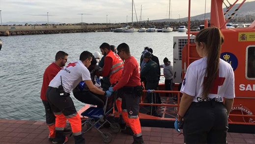 بالصور.. السلطات الإسبانية تنقل مرشحين للهجرة من جزيرة "إشفارن" قرب الناظور مدينة مليلية بالصور.. السلطات الإسبانية تنقل مرشحين للهجرة من جزيرة "إشفارن" قرب الناظور مدينة مليلية