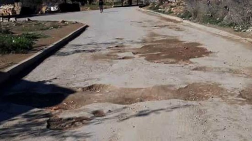 مواطنون بالعروي يناشدون المسؤولين من أجل إصلاح الطريق المؤدية إلى الحويسية