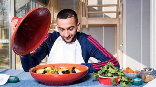 بالصور.. زياش يختار "الطاجين" للاحتفال رفقة لاعبي أياكس بالصور.. زياش يختار "الطاجين" للاحتفال رفقة لاعبي أياكس