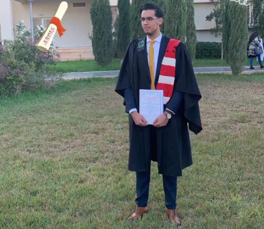 تهنئة.. الطالب "هيثم سوسان" ينال شهادة الدكتوراه في الطب بميزة مشرف جدا تهنئة.. الطالب "هيثم سوسان" ينال شهادة الدكتوراه في الطب بميزة مشرف جدا