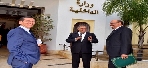 تضم 12 منصب كاتب عام مكلف بالشؤون الجهوية.. لفتيت يسلم لائحة تعيينات الولاة والعمال للديوان الملكي تضم 12 منصب كاتب عام مكلف بالشؤون الجهوية.. لفتيت يسلم لائحة تعيينات الولاة والعمال للديوان الملكي
