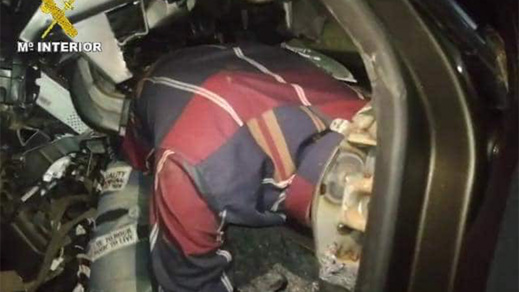 اعتقال مغربي متلبس بتهجير مواطن افريقي الى مليلية اعتقال مغربي متلبس بتهجير مواطن افريقي الى مليلية