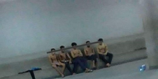 احتجاز 13 مهاجرا سريا مغربيا وصلوا إلى الكوت ديفوار عن طريق الخطأ احتجاز 13 مهاجرا سريا مغربيا وصلوا إلى الكوت ديفوار عن طريق الخطأ