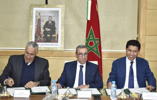 مجلس جهة الشرق يوقع مذكرة تفاهم مع البنك الشعبي لمواكبة النسيج المقاولاتي ودعم الاستثمار مجلس جهة الشرق يوقع مذكرة تفاهم مع البنك الشعبي لمواكبة النسيج المقاولاتي ودعم الاستثمار