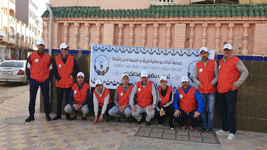 الناظور: حملة لتحسيس ساكنة حي "شعالة" باحترام مواقيت رمي الأزبال وإحكام إغلاق أكياسها الناظور: حملة لتحسيس ساكنة حي "شعالة" باحترام مواقيت رمي الأزبال وإحكام إغلاق أكياسها