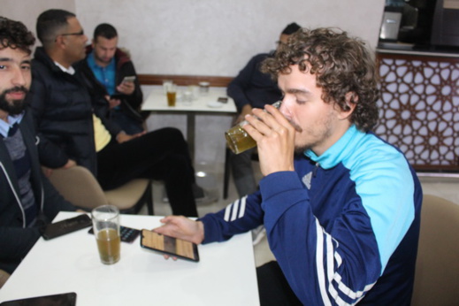 صور: مُغامر فرنسي يجُوب إفريقيا بدراجة هوائية.. يحُطّ الرحال بالناظور للتعرّف على أهلها صور: مُغامر فرنسي يجُوب إفريقيا بدراجة هوائية.. يحُطّ الرحال بالناظور للتعرّف على أهلها