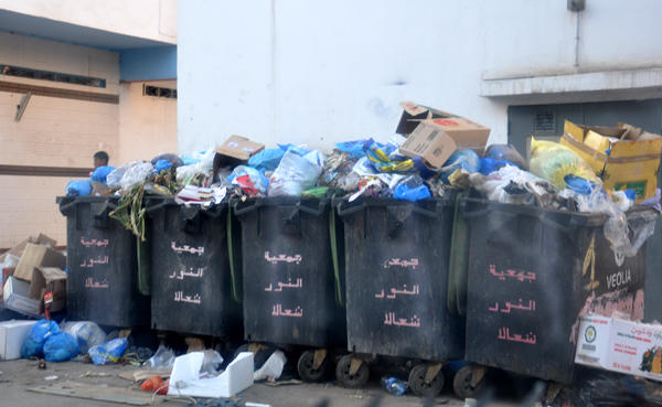 مدينة الناظور غارقة في الأزبال والسبب.. تماطل شركة "فيوليا" مدينة الناظور غارقة في الأزبال والسبب.. تماطل شركة "فيوليا"