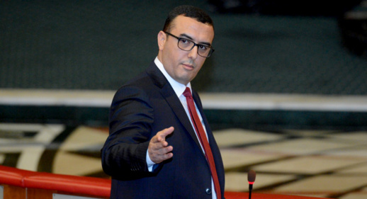 نقل وزير الشغل إلى المستشفى إثر تعرضه لحادثة سير خطيرة نقل وزير الشغل إلى المستشفى إثر تعرضه لحادثة سير خطيرة