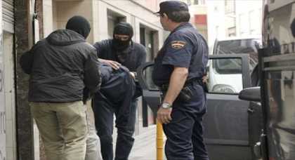 إسبانيا..إيقاف عصابة مكونة من 30 فردا متخصصة في تزويج إسبانيات من مغاربة مقابل مبالغ مالية إسبانيا..إيقاف عصابة مكونة من 30 فردا متخصصة في تزويج إسبانيات من مغاربة مقابل مبالغ مالية