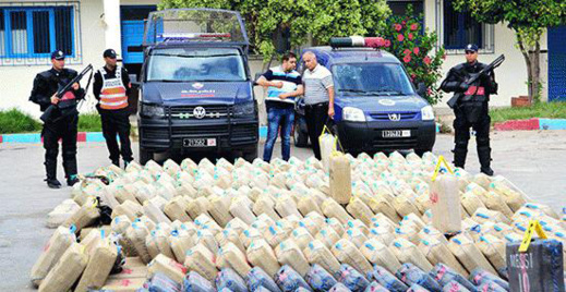 الشرطة القضائية بالناظور تحبط عملية تهريب أزيد من ثلاثة أطنان من الحشيش بجماعة ثازغين الشرطة القضائية بالناظور تحبط عملية تهريب أزيد من ثلاثة أطنان من الحشيش بجماعة ثازغين