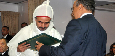 وزير التشغيل يشرف على حفل تنصيب المصطفى العطار عاملا على إقليم الناظور خلافا للعاقل بنتهامي وزير التشغيل يشرف على حفل تنصيب المصطفى العطار عاملا على إقليم الناظور خلافا للعاقل بنتهامي