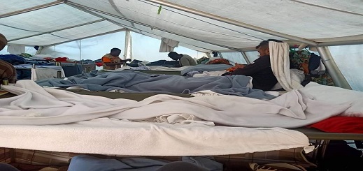 منظمة حقوقية: أكثر من 800 مهاجر تونسي "محتجزون" بمليلية منظمة حقوقية: أكثر من 800 مهاجر تونسي "محتجزون" بمليلية