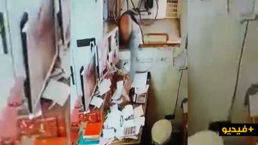 بفضل هذا الفيديو.. سارق "تابلت" من محل وسط الناظور في قبضة الشرطة بفضل هذا الفيديو.. سارق "تابلت" من محل وسط الناظور في قبضة الشرطة