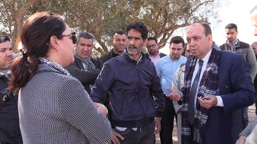 زرو يجتمع مع سكان حي بوعرورو لإيجاد حلول للمشاكل التي تواجههم زرو يجتمع مع سكان حي بوعرورو لإيجاد حلول للمشاكل التي تواجههم