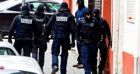 مسلح يطعن شخصين بمدينة "غنت" البلجيكية مسلح يطعن شخصين بمدينة "غنت" البلجيكية