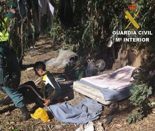 الحرس الاسباني يضع حدا لأنشطة "حراكة" احترفوا النشل والسرقة بمدينة مليلية الحرس الاسباني يضع حدا لأنشطة "حراكة" احترفوا النشل والسرقة بمدينة مليلية