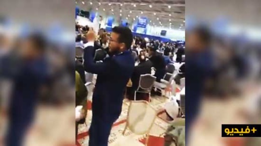شاهدوا.. مؤتمرو حزب الأصالة والمعاصرة يحتجون على الحريرة ووجبة الغذاء 