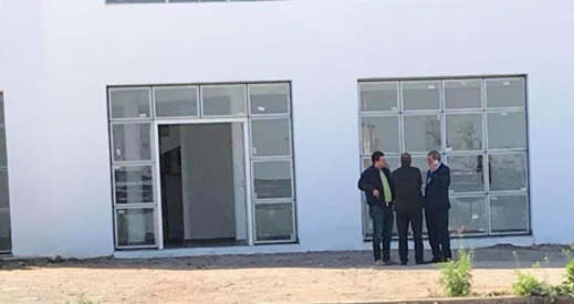 عامل الإقليم يطلع بالعروي على تقدم أشغال التهيئة وتوسيع المطار 