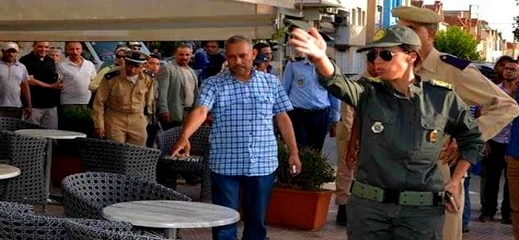 سلطات العروي تحذر أرباب المقاهي والدكاكين من احتلال الرصيف وتهدد بالردع