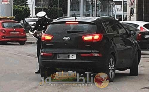 صورة.. شرطي مرور بالناظور يحرر مخالفة لمنتخب يقود سيارة الجماعة صورة.. شرطي مرور بالناظور يحرر مخالفة لمنتخب يقود سيارة الجماعة