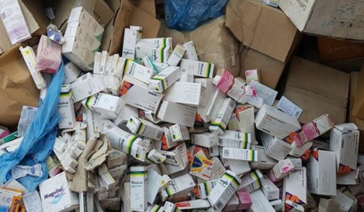 توقيف شخصين متورطان في اختلاس أدوية ومواد طبية عمومية توقيف شخصين متورطان في اختلاس أدوية ومواد طبية عمومية