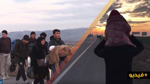 شاهدوا.. مهاجرون يتدفقون لإجتياز الحدود التركية نحو أوروبا بعد إعلان تركيا فتح أبوابها الحدودية